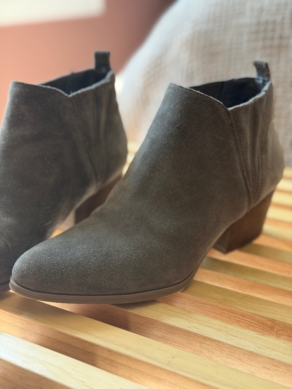 Crown Vintage Tabitha Suede Ankle Booties 6.5